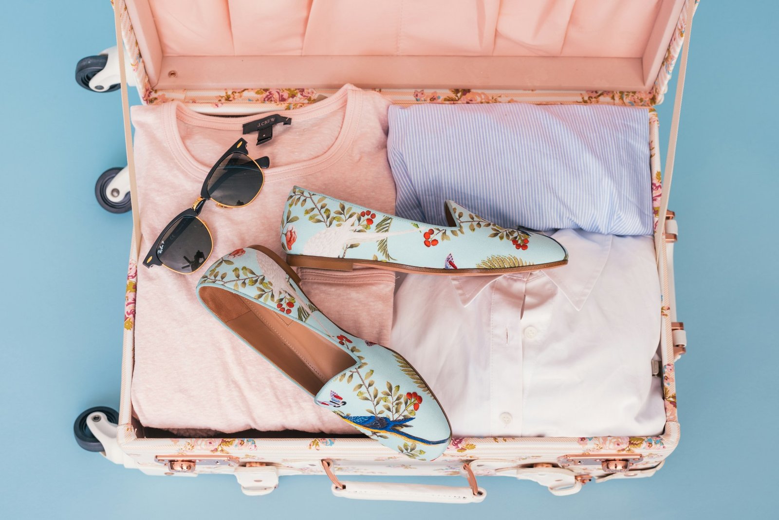 women Travel bag with cloths
