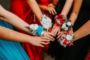 prom girls