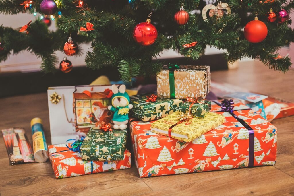 christmas tree with gift boxes
